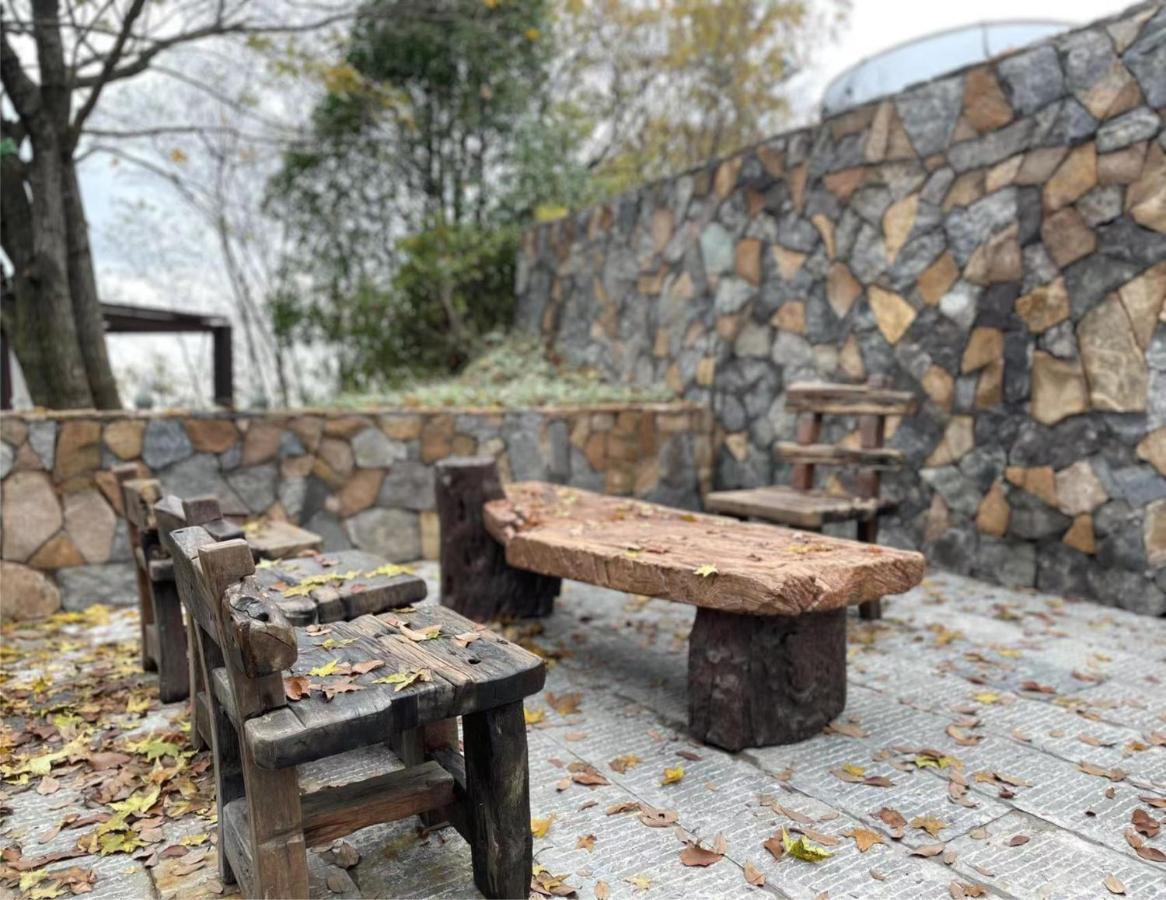 Wudang Mountain The Yew House Hotel Wudangshan ภายนอก รูปภาพ